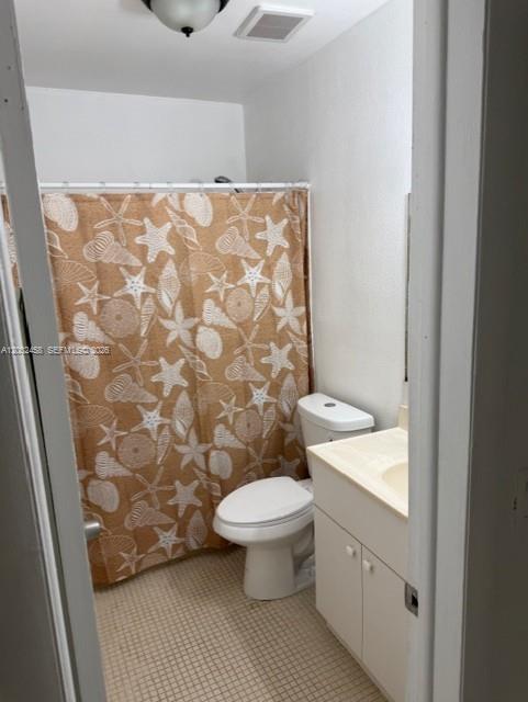 19920 Southwest 118th Place Miami, FL 33177 - Photo 12 of 23 2nd bathroom