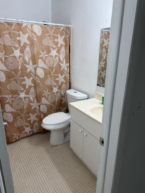 19920 Southwest 118th Place Miami, FL 33177 - Photo 13 of 23 2nd bathroom