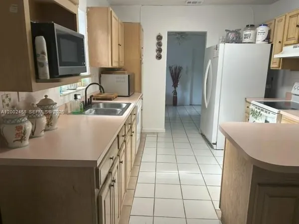 $3,500 | 19920 Southwest 118th Place, Miami, FL 33177