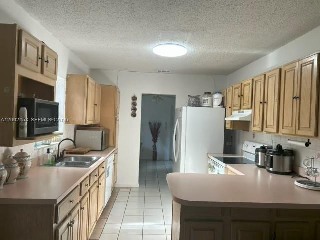 19920 Southwest 118th Place Miami, FL 33177 - Photo 17 of 23