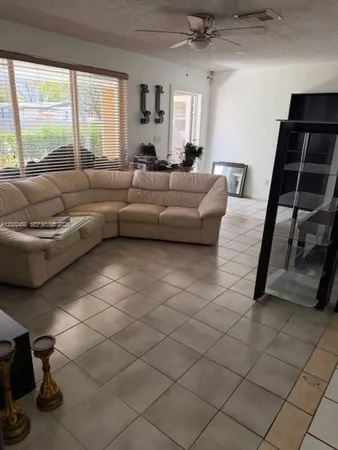 $3,500 | 19920 Southwest 118th Place, Miami, FL 33177