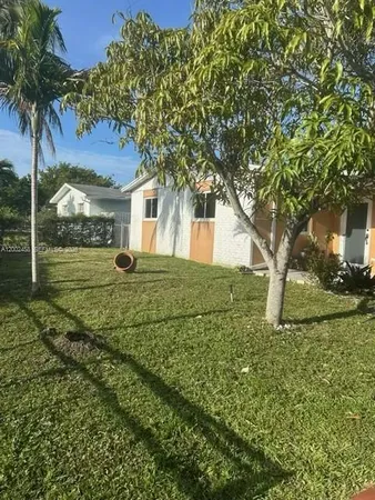 $3,500 | 19920 Southwest 118th Place, Miami, FL 33177