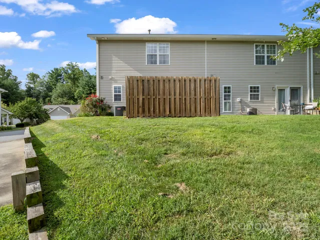 $289,900 | 69 Wiltshire Circle, Fletcher, NC 28732