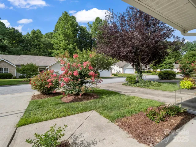 $289,900 | 69 Wiltshire Circle, Fletcher, NC 28732