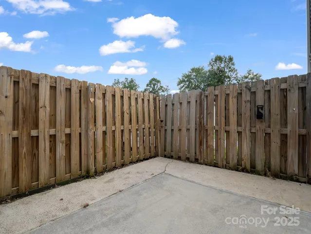 $289,900 | 69 Wiltshire Circle, Fletcher, NC 28732