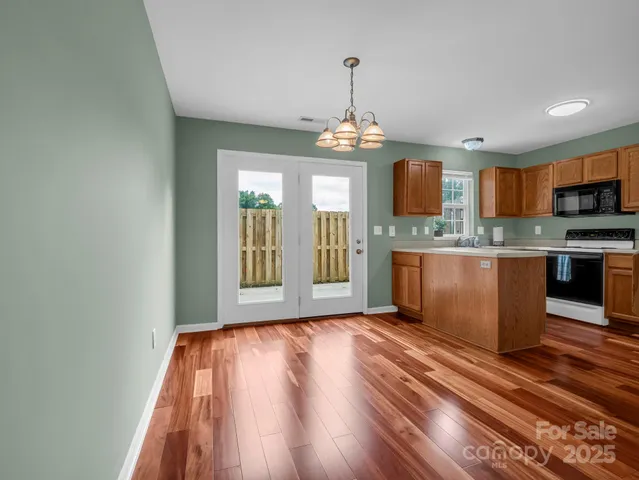 $289,900 | 69 Wiltshire Circle, Fletcher, NC 28732