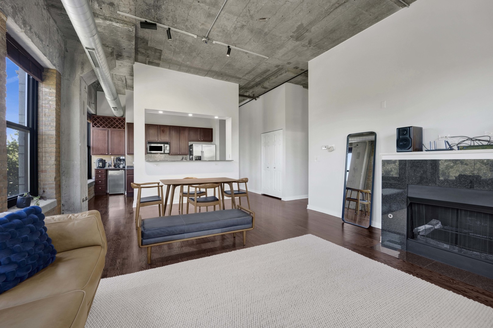 1069 West 14th Place, Unit 332 Chicago, IL 60608 - Photo 5 of 26