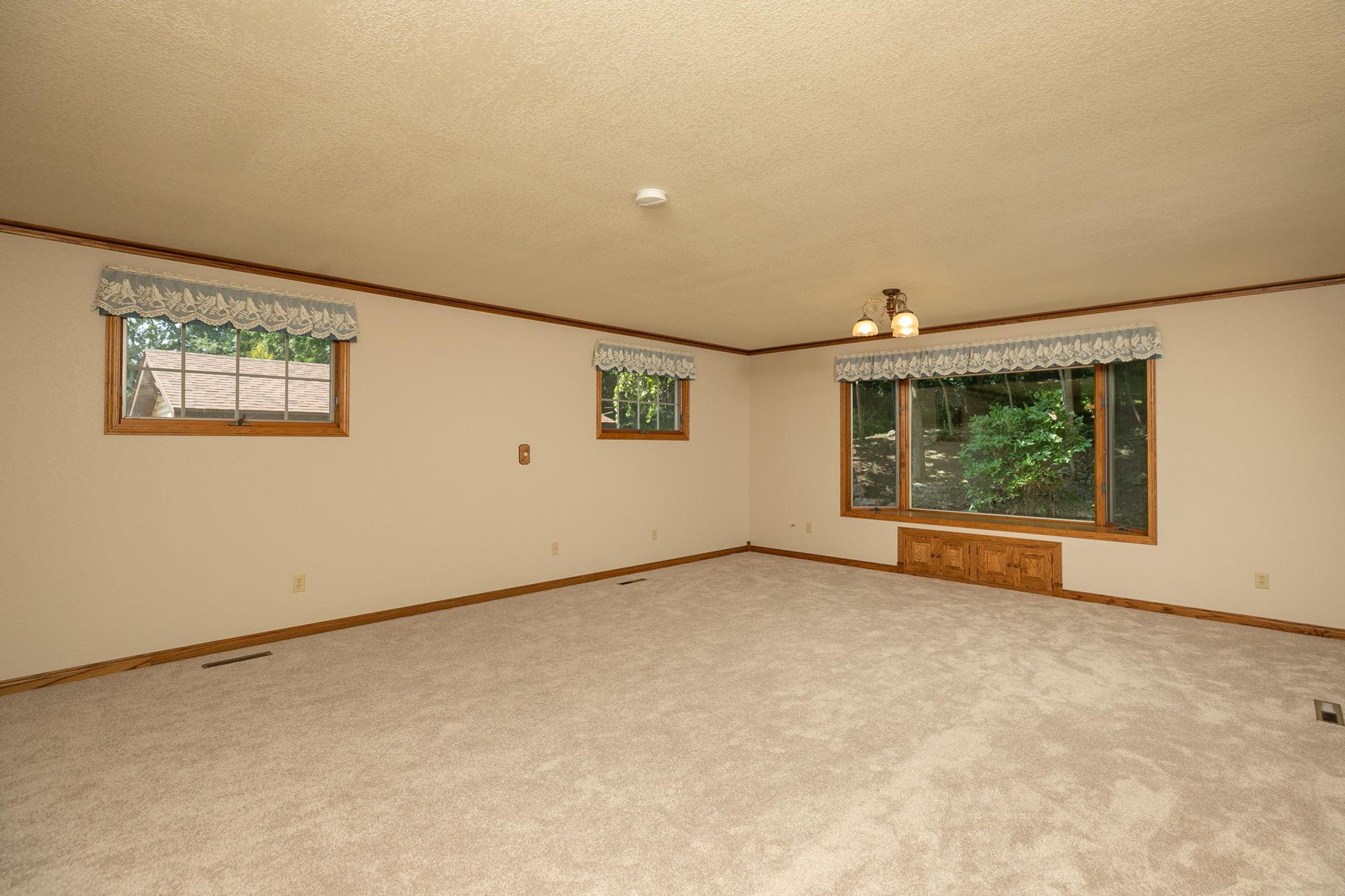 725 7th Avenue Southwest Rochester, MN 55902 - Photo 12 of 38