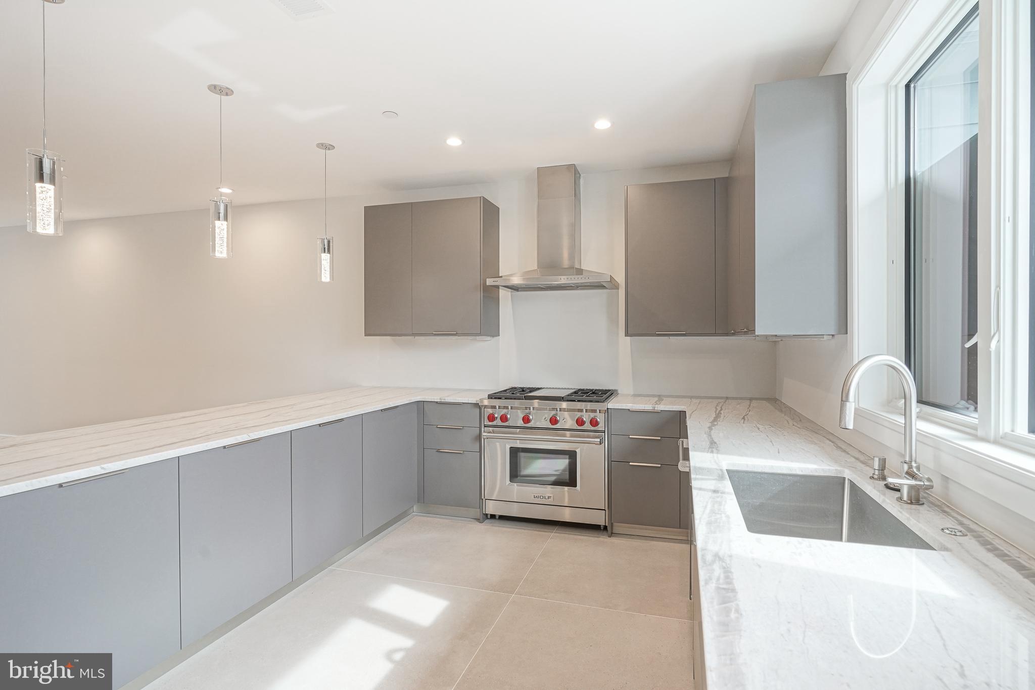 2002 Renaissance Walk, Unit 2 Philadelphia, PA 19145 - Photo 16 of 66 Sub Zero / Wolf - top of the line - appliances