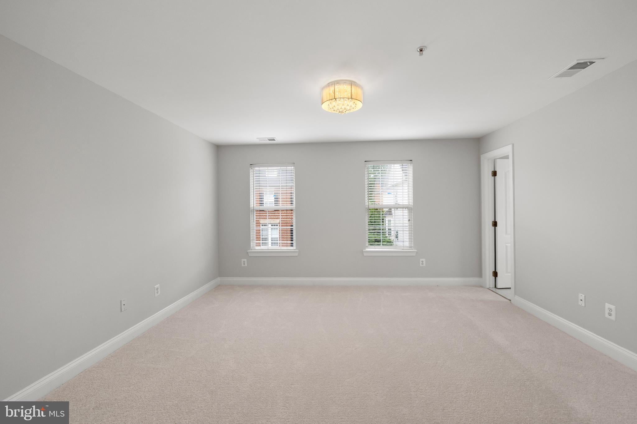 5117 Grimm Drive Alexandria, VA 22304 - Photo 25 of 67 an empty room with a window