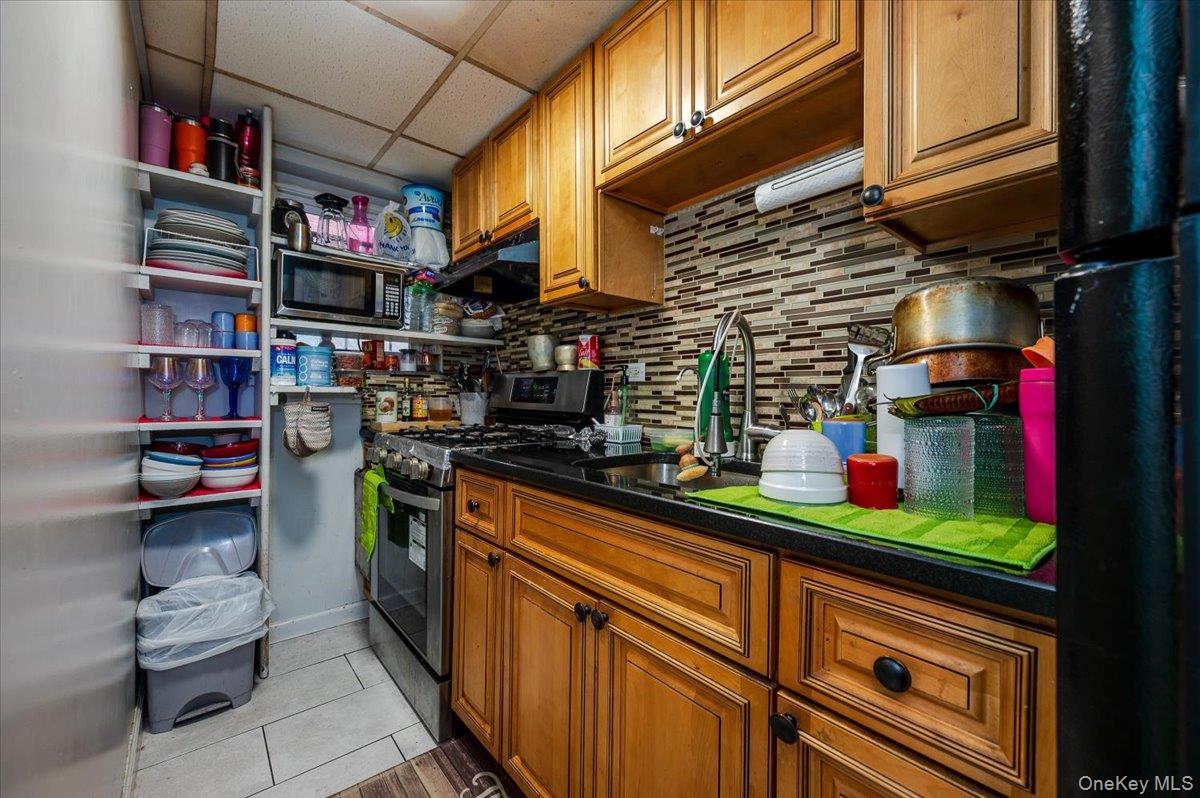 90 Highway 25A Cold Spring Harbor, NY 11724 - Photo 31 of 37