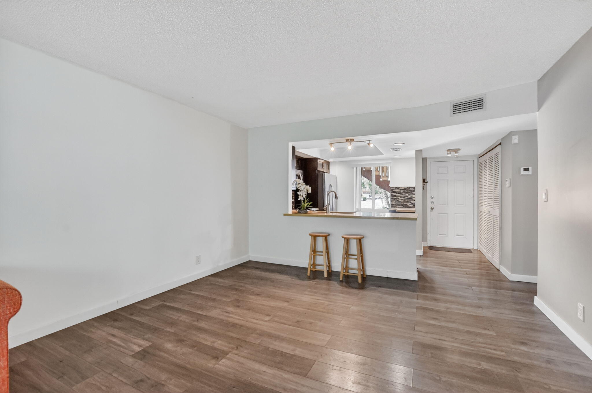 9220 Southwest 3rd Street, Unit 907 Boca Raton, FL 33428 - Photo 12 of 34 12-web-or-mls-DSC_2196