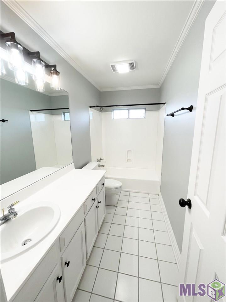 3034 Peebles Street Baton Rouge, LA 70809 - Photo 20 of 25 Upstairs Bath