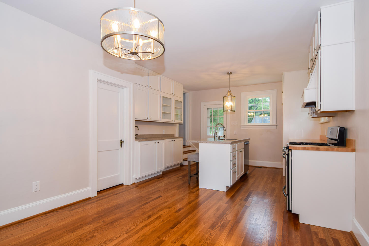 1841 Warrington Road Southwest Roanoke, VA 24015 - Photo 8 of 25 1841 Warrington Rd SW Roanoke-large-005-