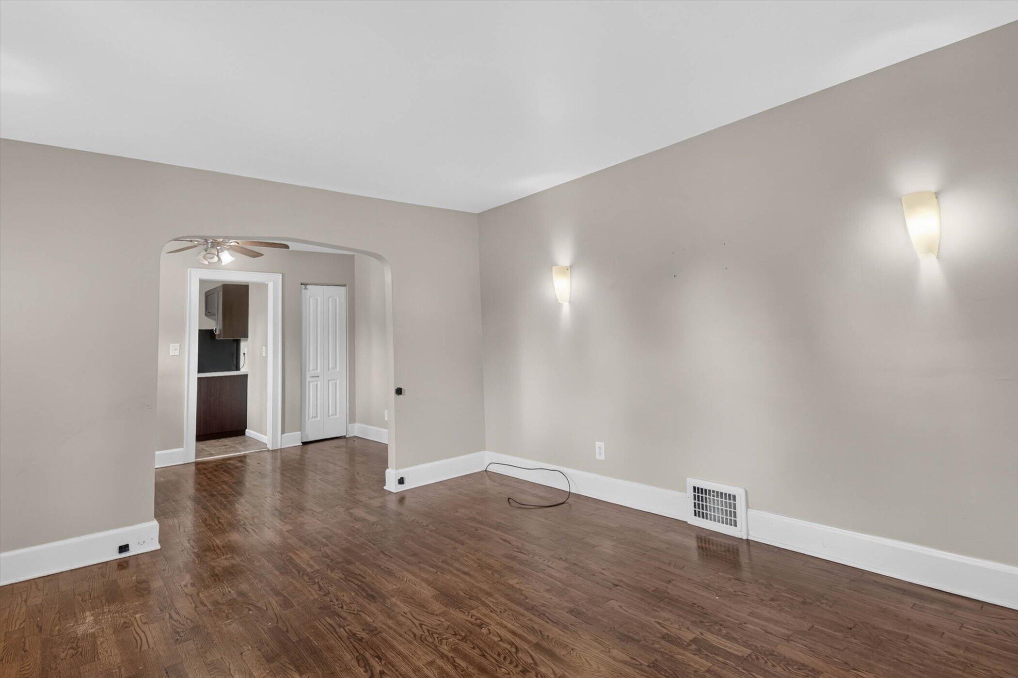 2815 Overhill Road Jackson, MI 49203 - Photo 10 of 31 10-2815-Overhill-Rd-WindowStill-Photogra