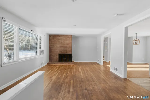 $439,900 | 95 Moravia Road, Avon, CT 06001