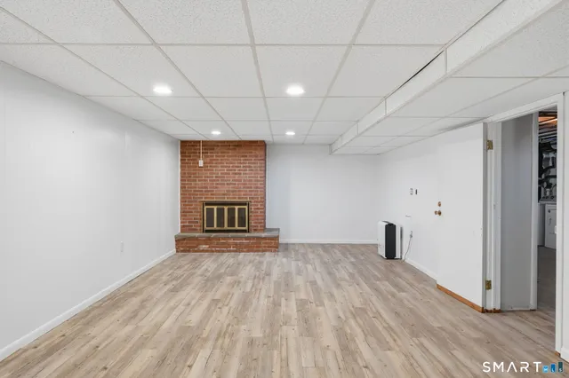 $439,900 | 95 Moravia Road, Avon, CT 06001