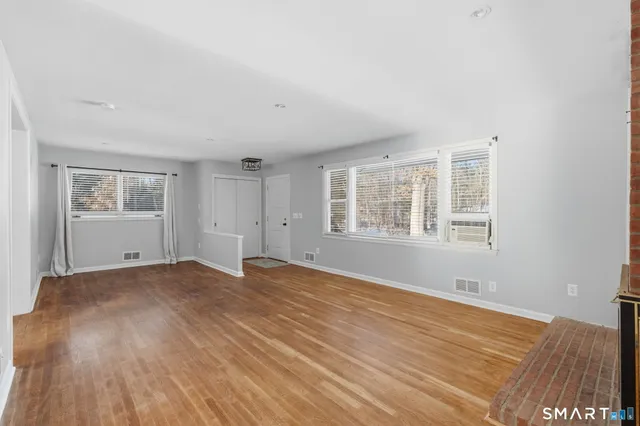 $439,900 | 95 Moravia Road, Avon, CT 06001