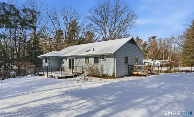 $439,900 | 95 Moravia Road, Avon, CT 06001