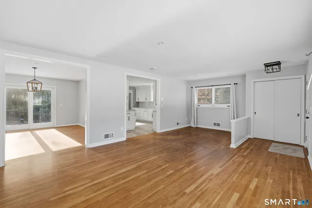 $439,900 | 95 Moravia Road, Avon, CT 06001