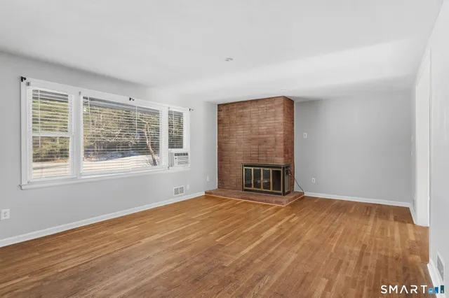 $439,900 | 95 Moravia Road, Avon, CT 06001