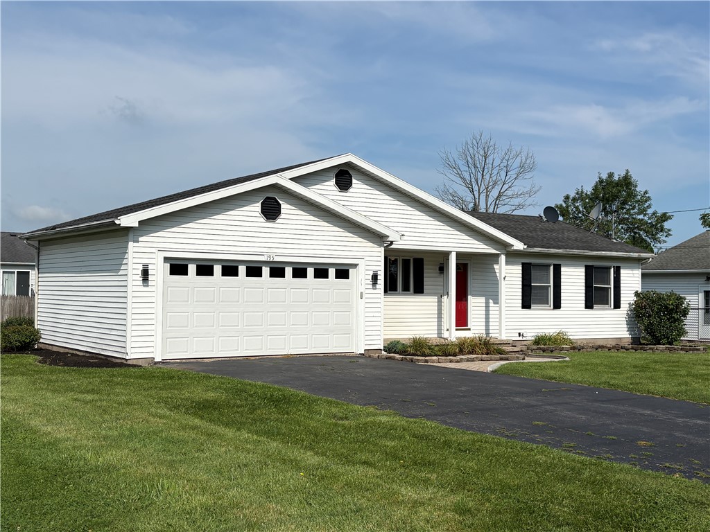 195 Island Cottage Road Greece, NY 14612 - Photo 4 of 29 Gallery Image 4