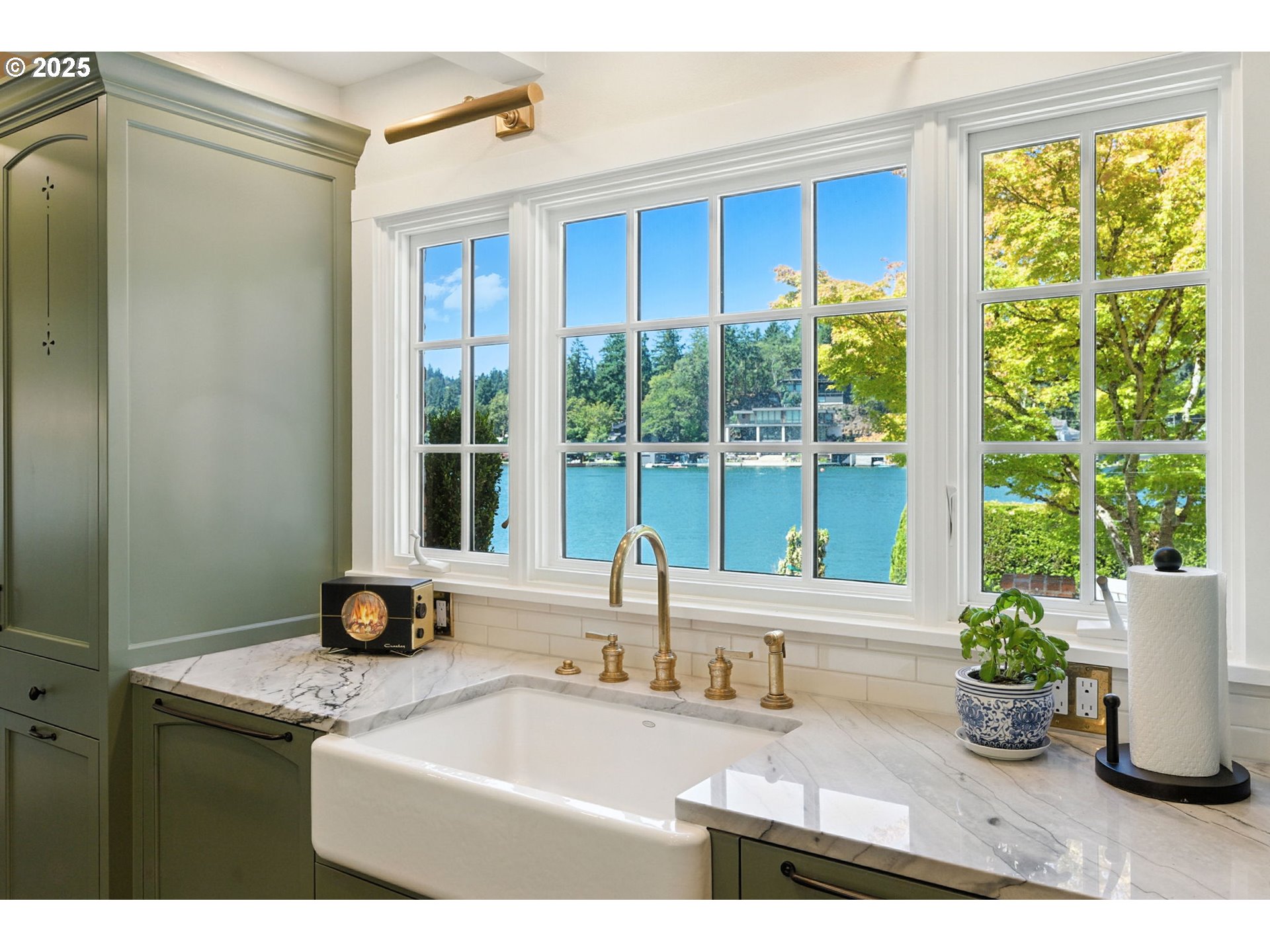 919 Westpoint Road Lake Oswego, OR 97034 - Photo 11 of 46