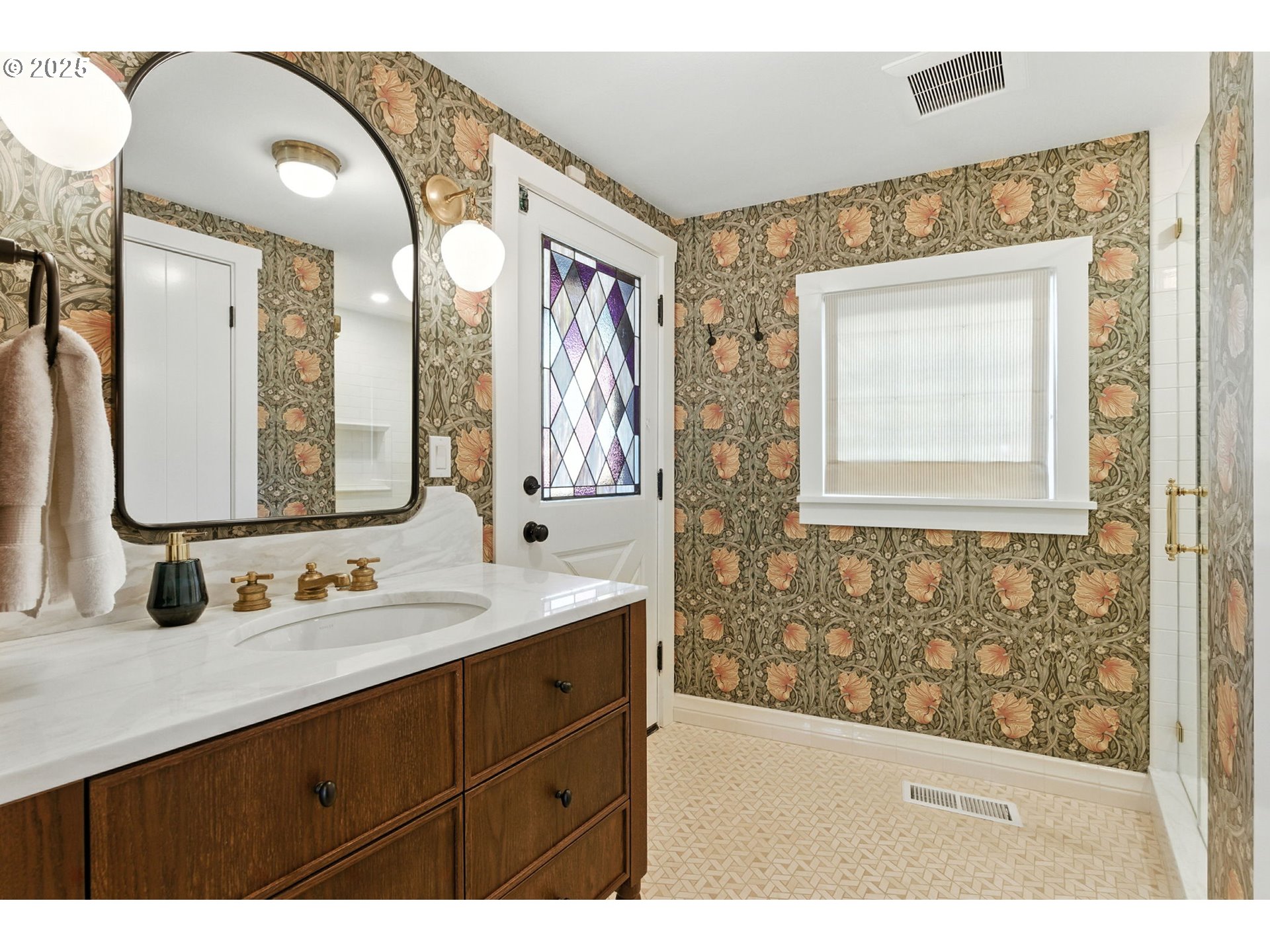 919 Westpoint Road Lake Oswego, OR 97034 - Photo 15 of 46 Bathroom