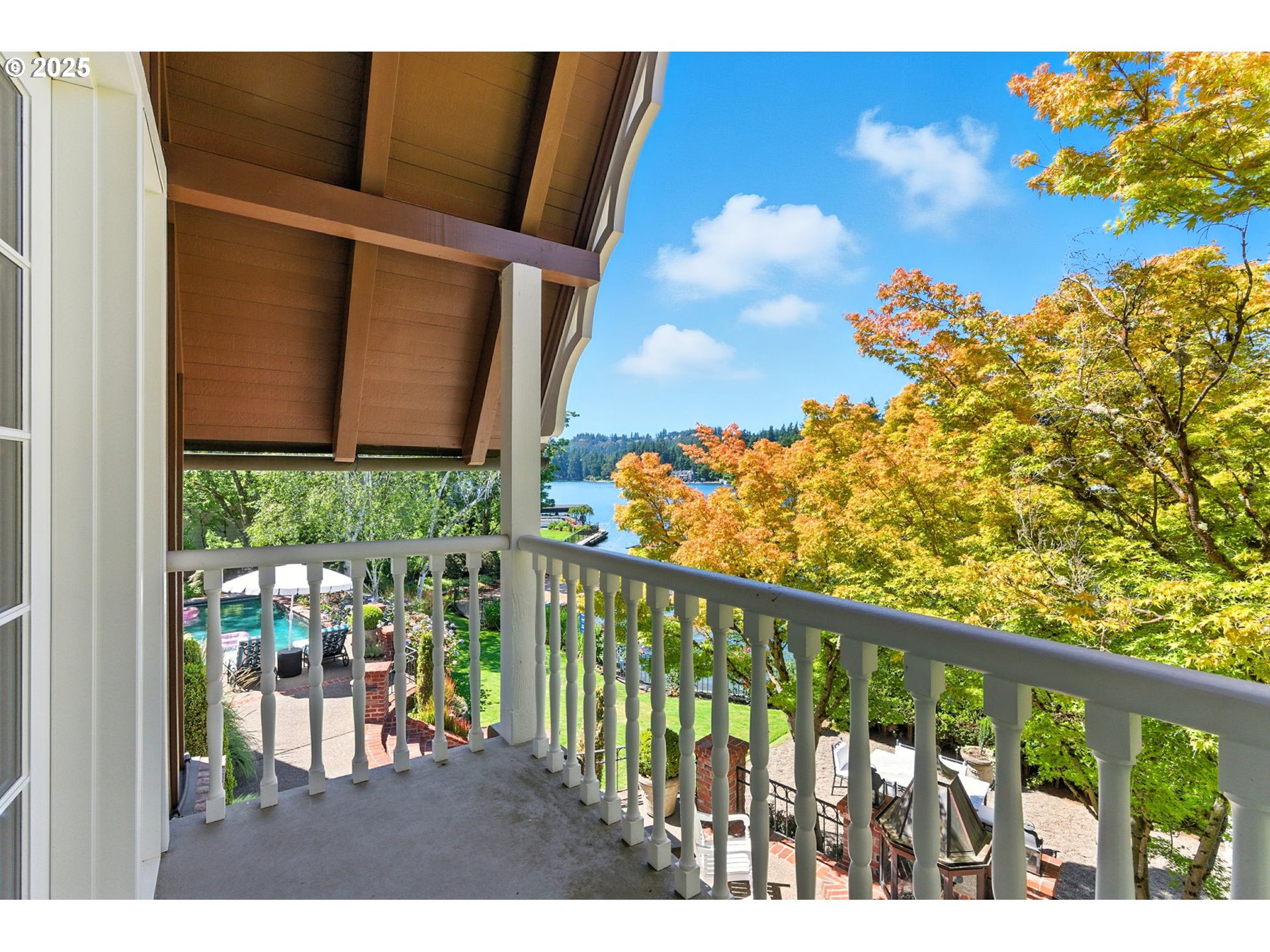 919 Westpoint Road Lake Oswego, OR 97034 - Photo 30 of 46