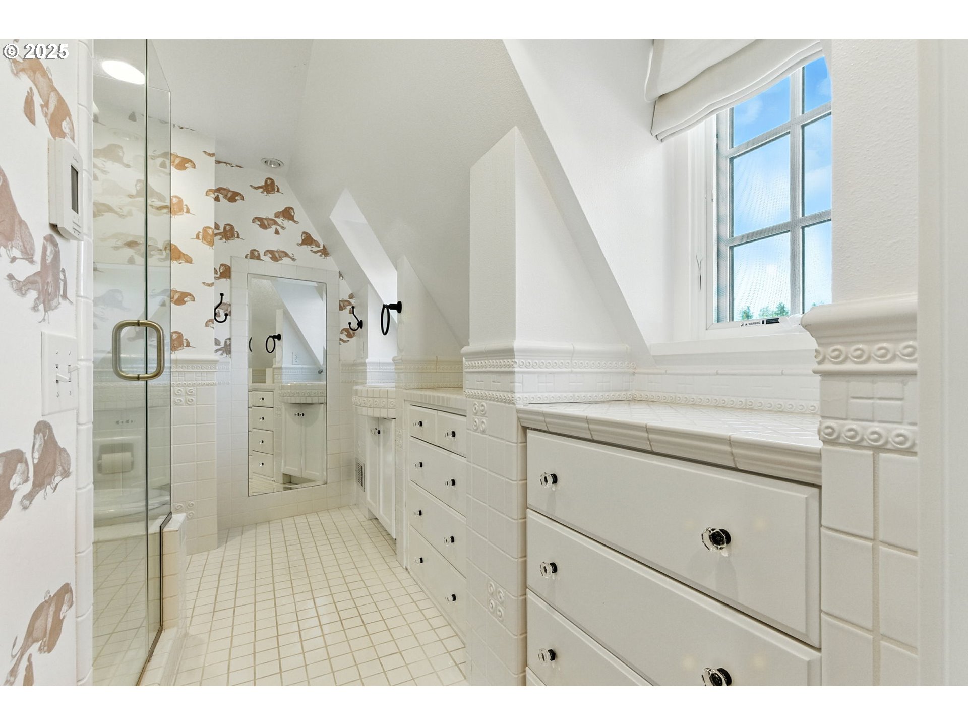 919 Westpoint Road Lake Oswego, OR 97034 - Photo 31 of 46 Bathroom