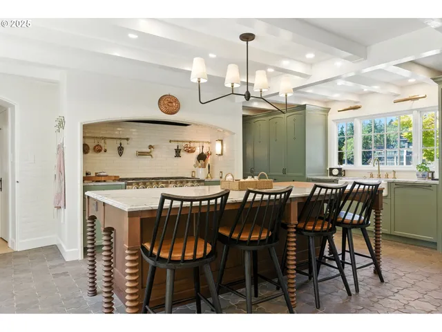 $6,189,000 | 919 Westpoint Road, Lake Oswego, OR 97034