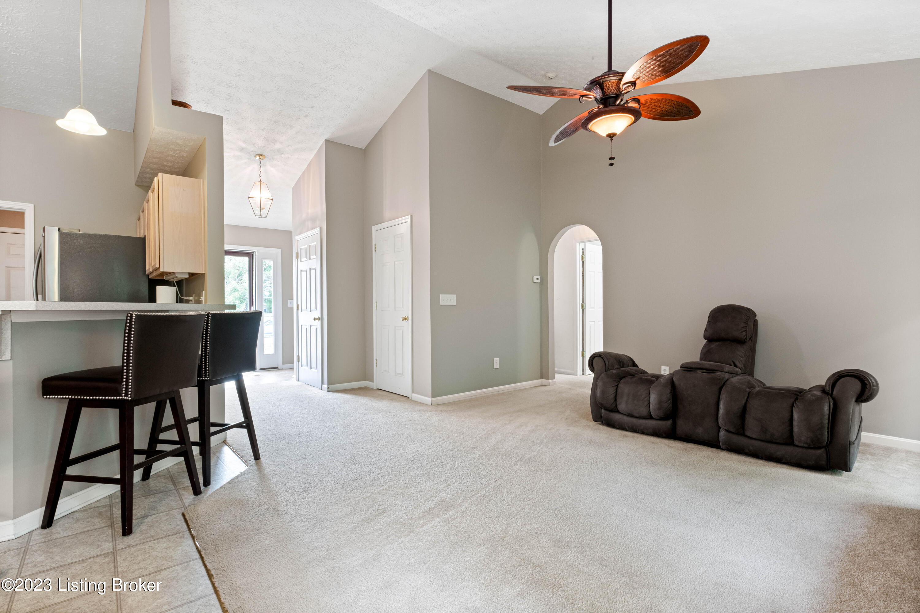 7914 Bridlevista Road Louisville, KY 40228 - Photo 5 of 43 7914 Bridlevista Rd (18 of 45)