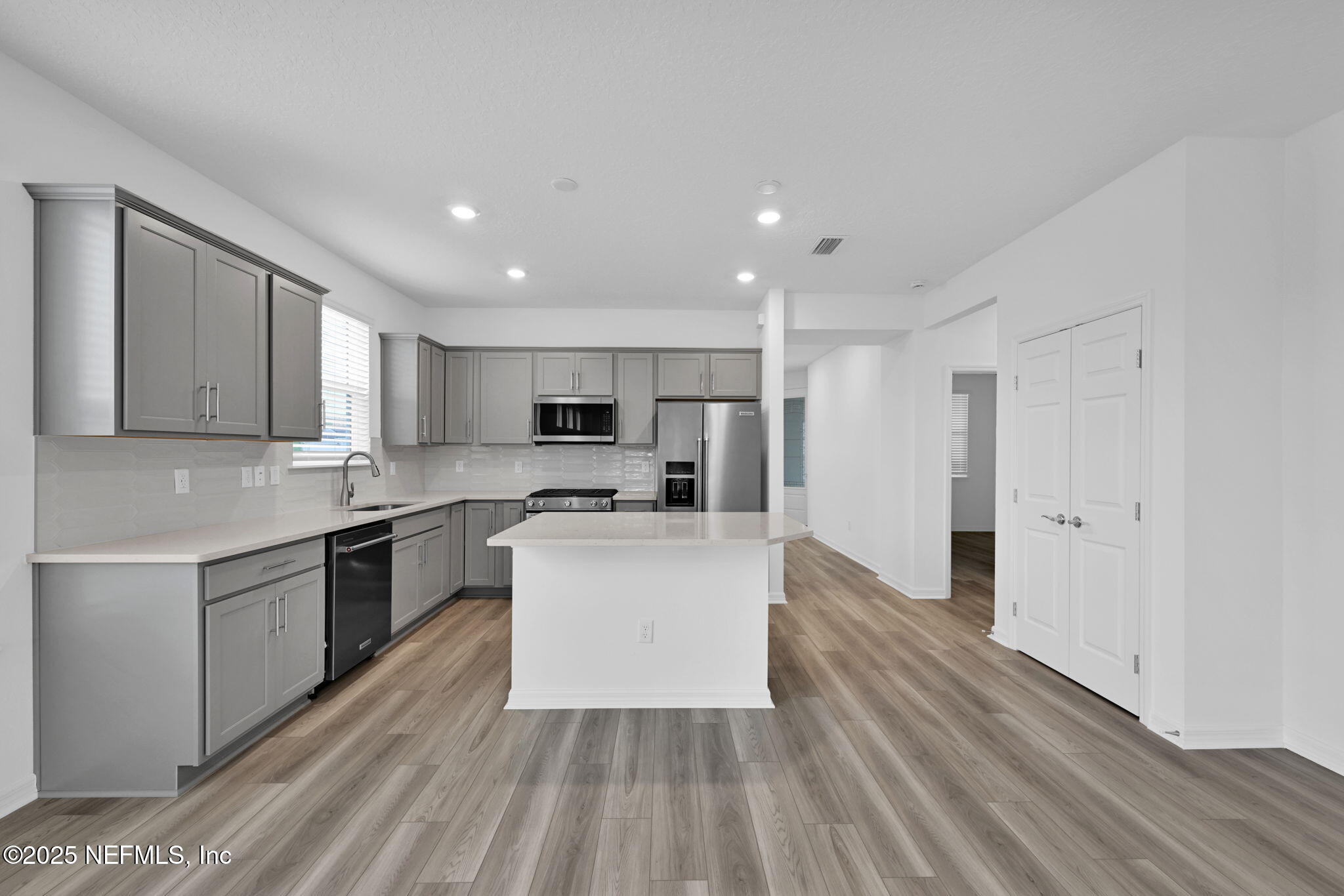 336 Ecliptic Loop Yulee, FL 32097 - Photo 7 of 54 Ellenwood Gourmet Kitchen