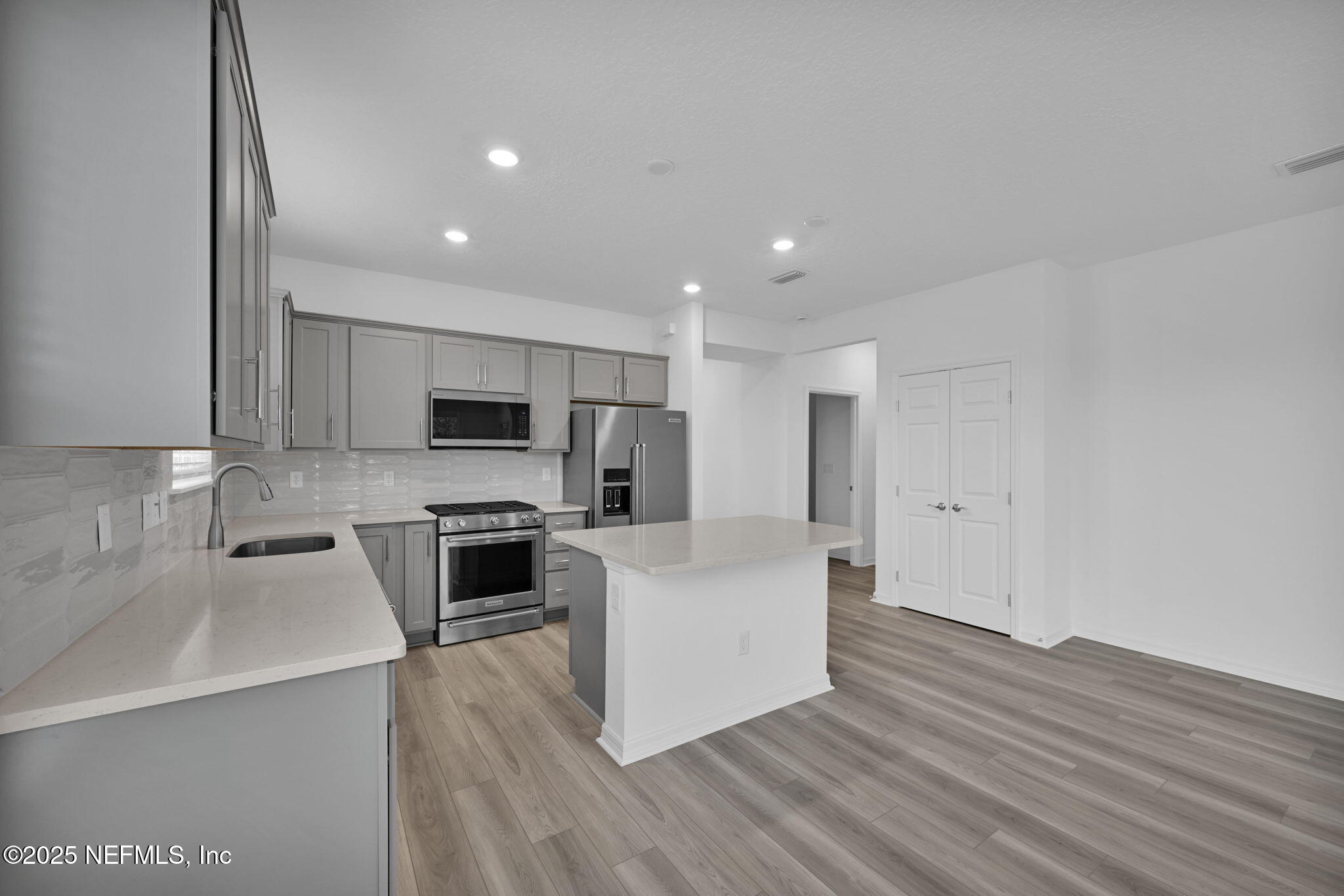 336 Ecliptic Loop Yulee, FL 32097 - Photo 8 of 54 Ellenwood Gourmet Kitchen