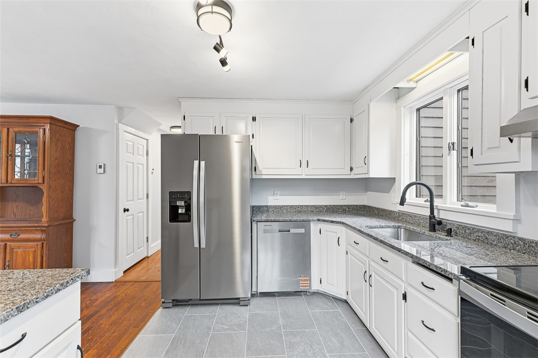 135 Ross Hill Road Charlestown, RI 02813 - Photo 18 of 42