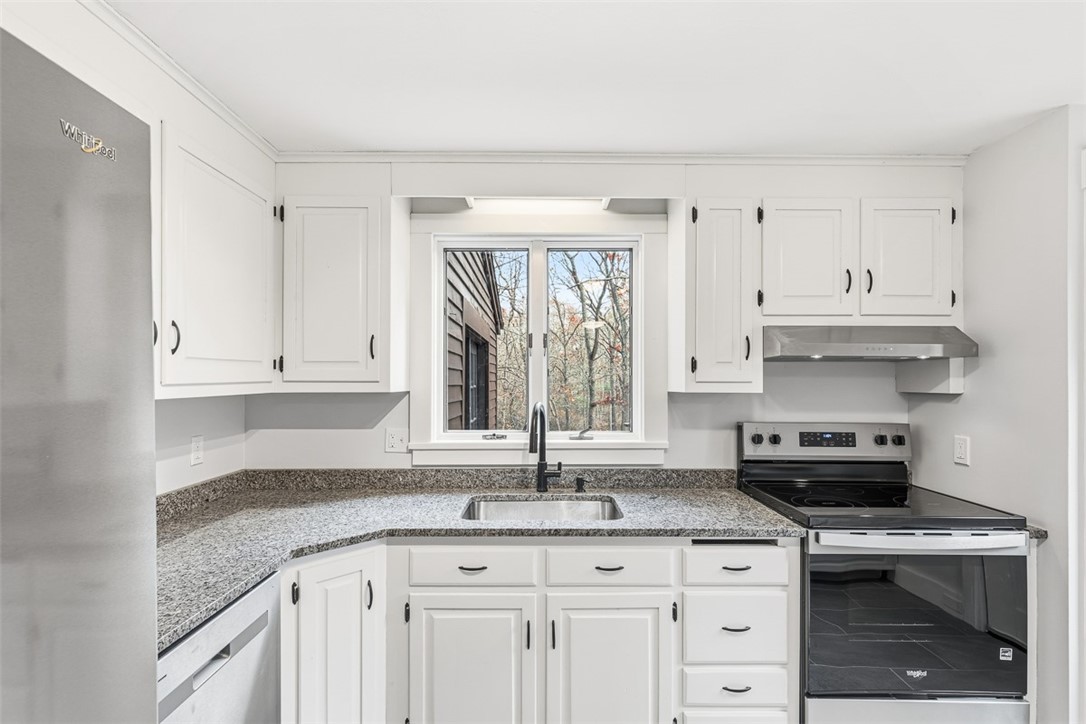 135 Ross Hill Road Charlestown, RI 02813 - Photo 19 of 42