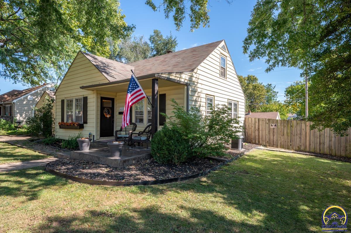 618 Southwest Randolph Avenue Topeka, KS 66606 - Photo 1 of 1