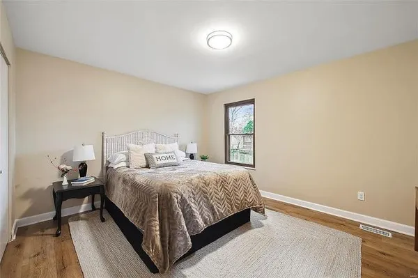 $332,499 | 11928 Meadowpark Court, Maryland Heights, MO 63043