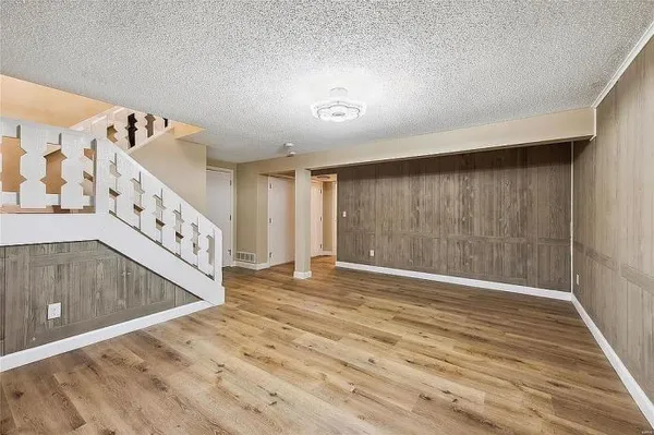 $332,499 | 11928 Meadowpark Court, Maryland Heights, MO 63043