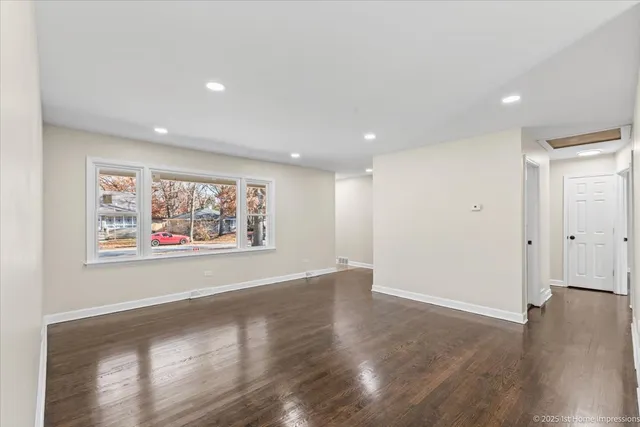 $2,800 | 17740 Clyde Avenue, Lansing, IL 60438