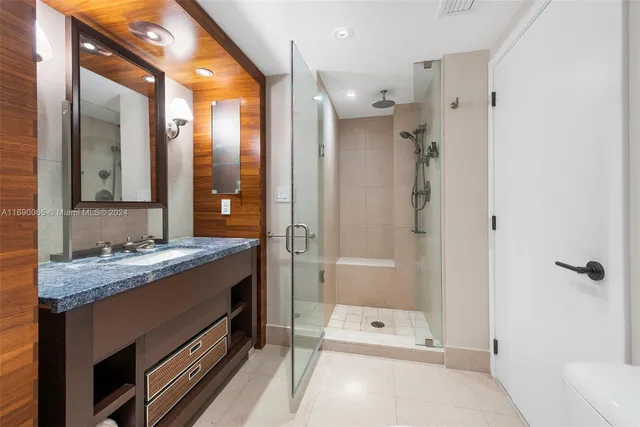 $599,999 | 6801 Collins Avenue, Unit 1215, Miami Beach, FL 33141