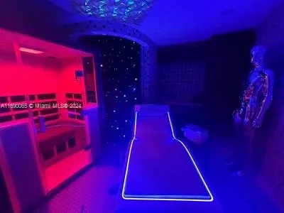 $599,999 | 6801 Collins Avenue, Unit 1215, Miami Beach, FL 33141