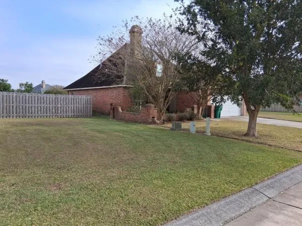 $219,900 | 2858 Garden Lakes Court, Paulina, LA 70763