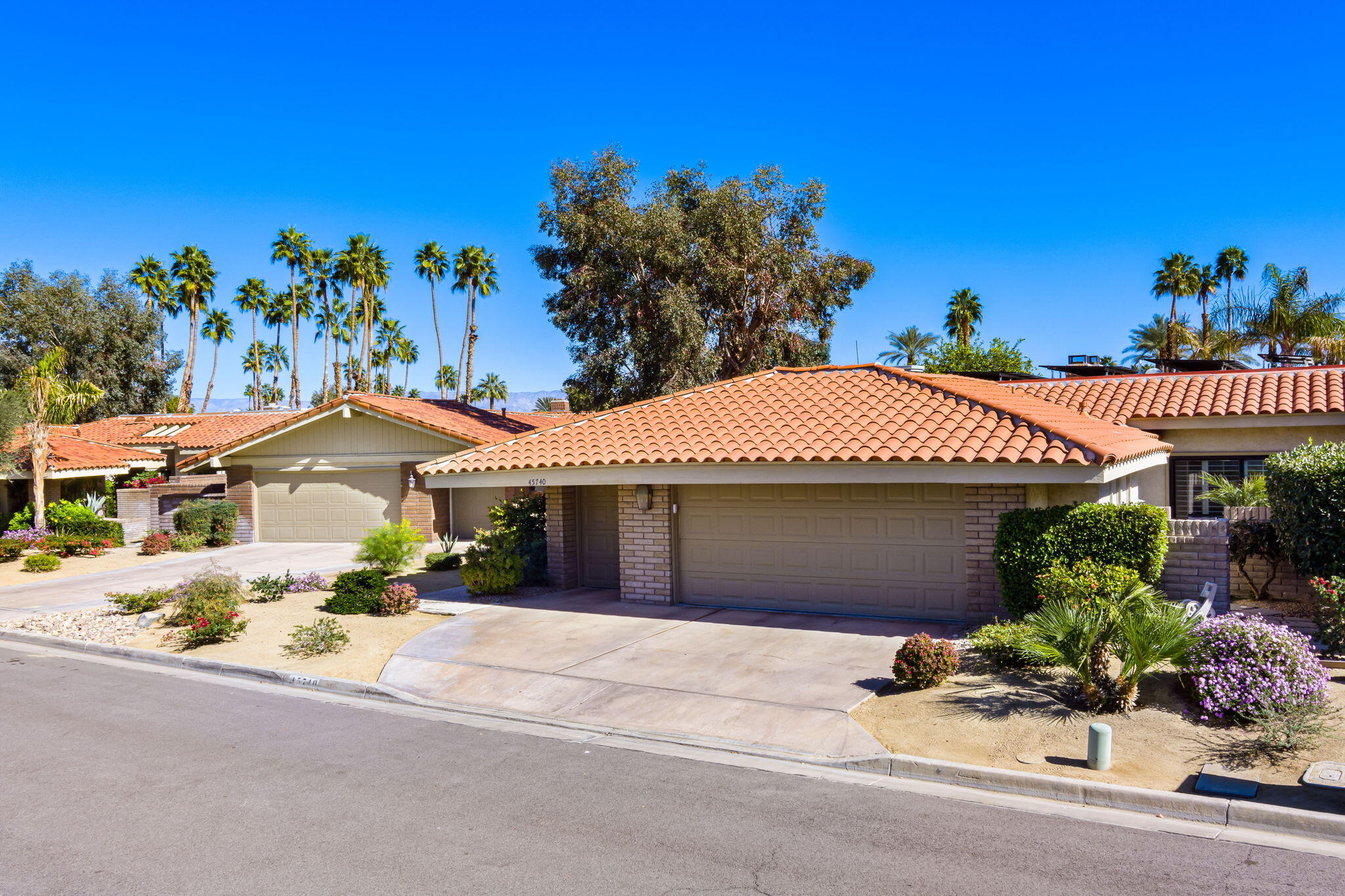 45740 Pueblo Road Indian Wells, CA 92210 - Photo 2 of 63 2-web-or-mls-TJPueblo_OPMG_0226_002