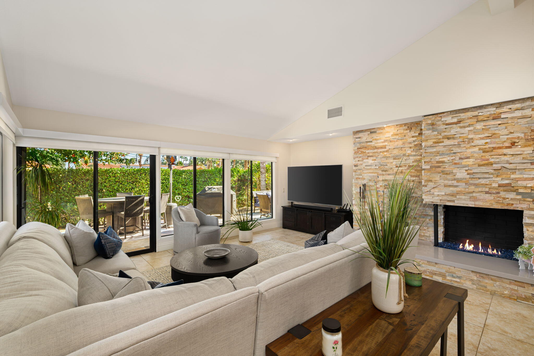 45740 Pueblo Road Indian Wells, CA 92210 - Photo 21 of 63 21-web-or-mls-TJPueblo_OPMG_0226_021