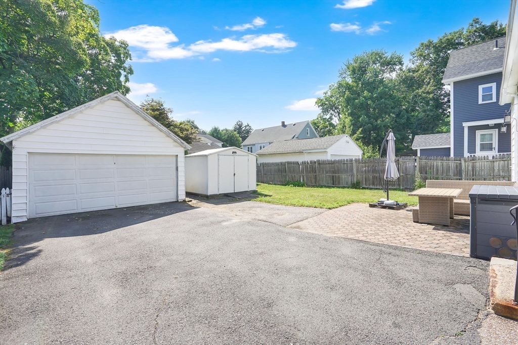 122 Shawmut Street Springfield, MA 01108 - Photo 40 of 42