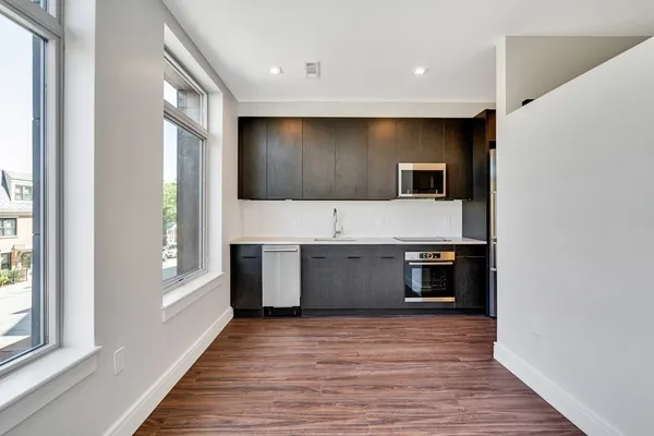 $2,650 | 99 Sumner Street, Unit 203, Boston, MA 02128