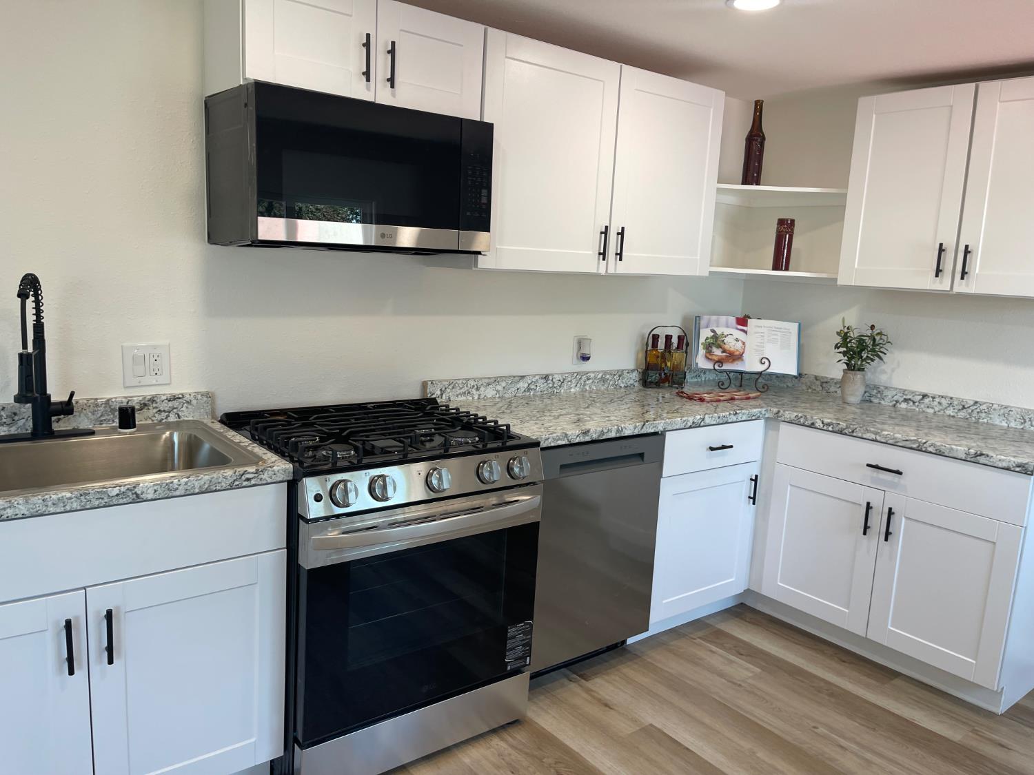 900 Old Stockton Road, Unit 127 Oakdale, CA 95361 - Photo 1 of 40
