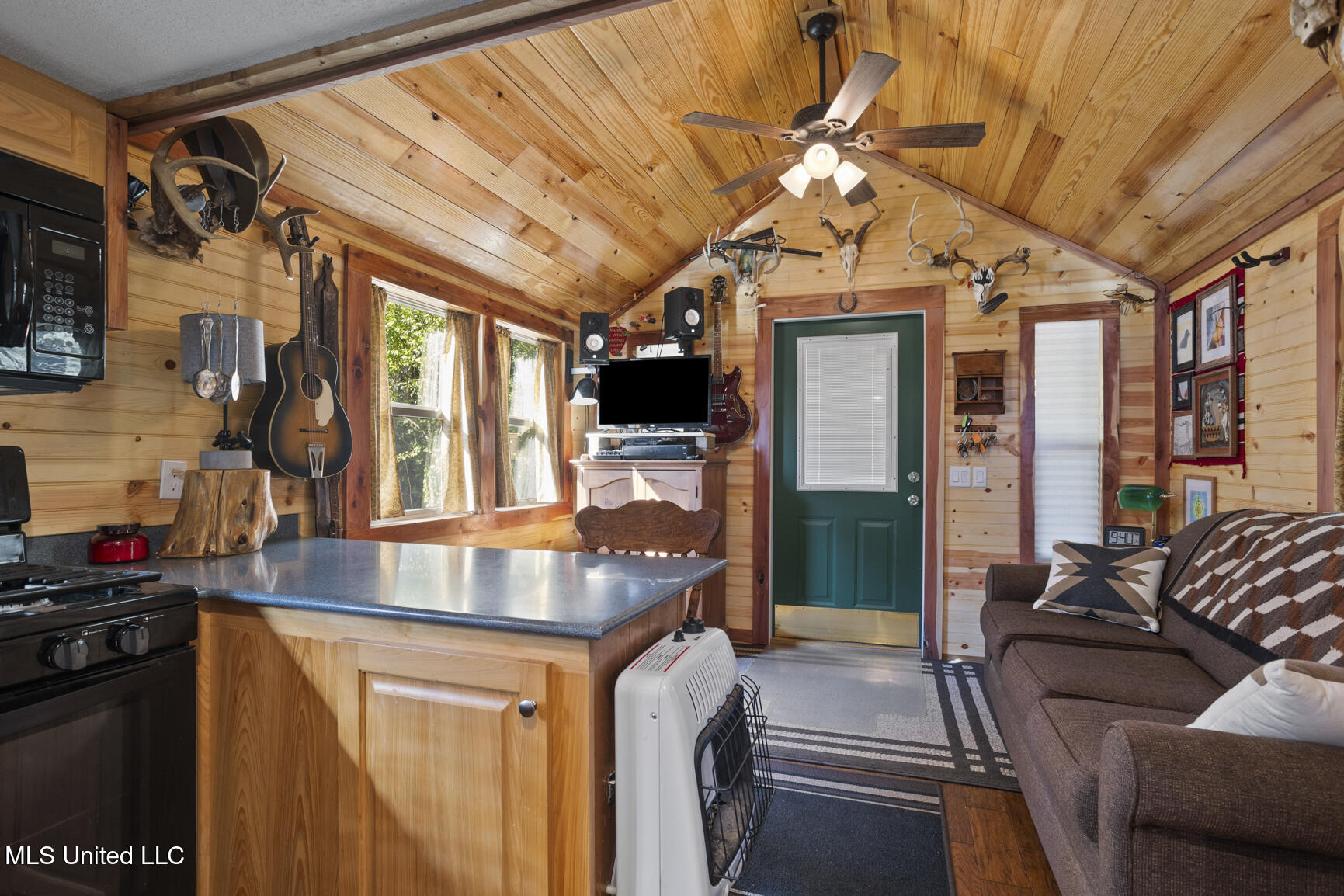 1687 Thaggard Road Carthage, MS 39051 - Photo 6 of 36 1687 Thaggard Rd-15