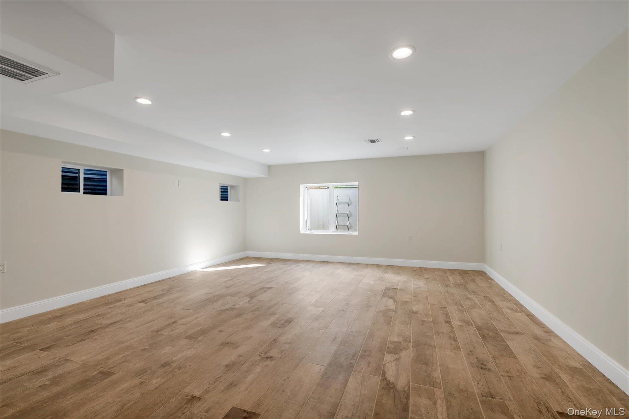 68 Edgewood Road, Unit B Port Washington, NY 11050 - Photo 18 of 22